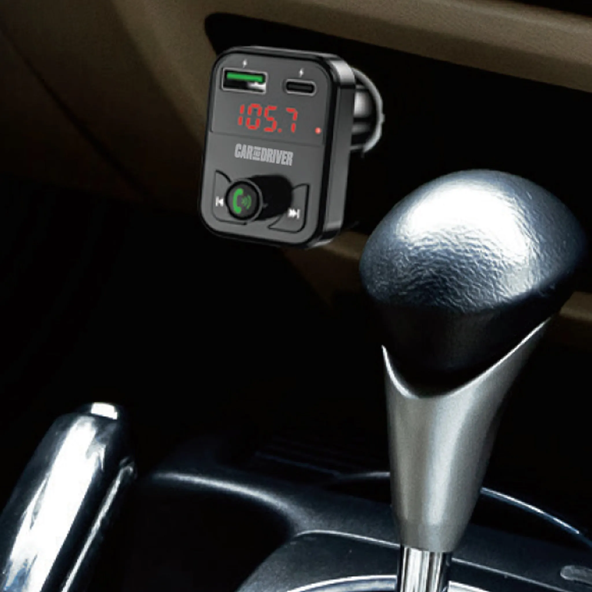 Wireless FM Transmitter & Dual USB Car Charger - CAR AND DRIVER FMX121